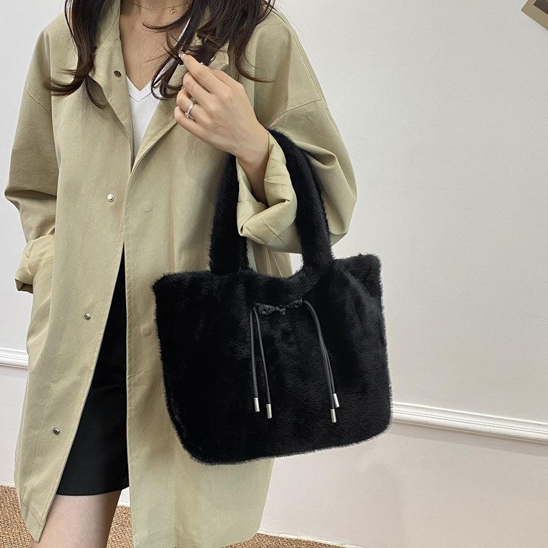 Underarm Plush Bag Women's Fashion Trend Large Capacity Tote Bag Crossbody Shoulder Women's Bag Handbag
