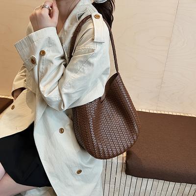 Premium-Sinn vielseitige gewebte Bucket Bag Damenmode lässige Schulter-Unterarmtasche Retro-Handtasche