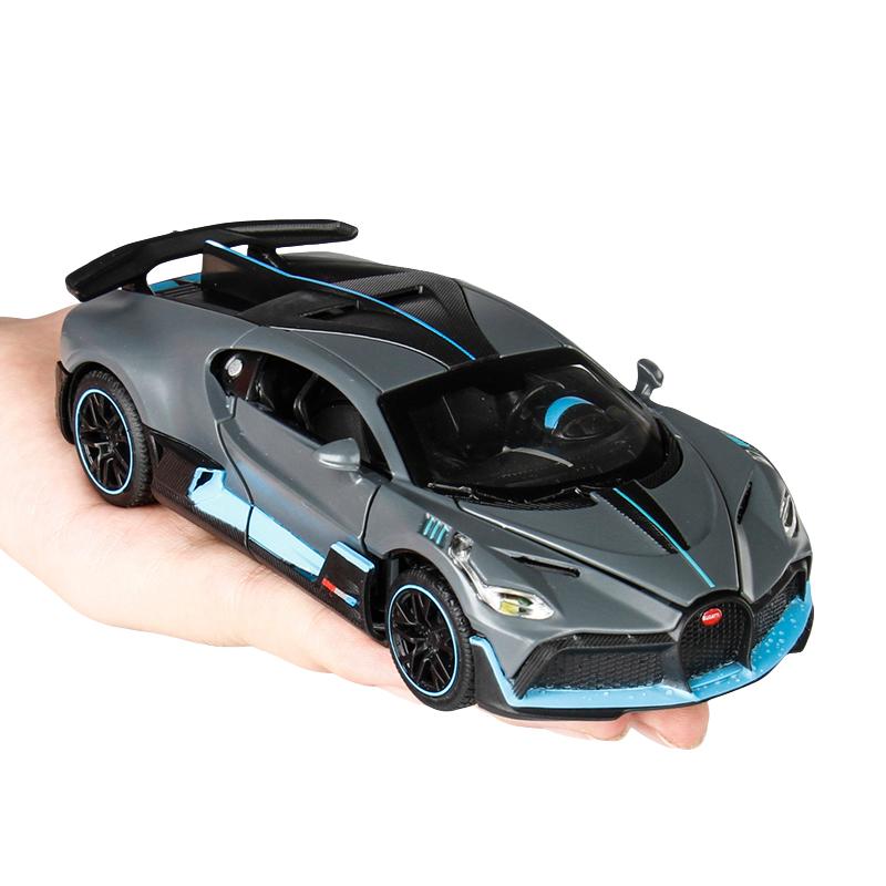 1/32 Bugatti BGT Divo Simulation Metal Toy Alloy Car Diecasts & Toy Vehicles Model Decoration Miniature Toys For Boys Christmas Gift