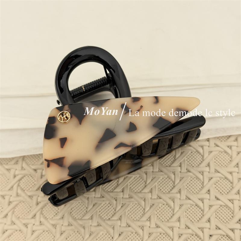 Triangular Clasp Clips, Versatile in Style. Shark-shaped Clips for Half-up Hairstyle Hairpins. Ponytail Hairpins. Hair Decorations. Tortoise shell