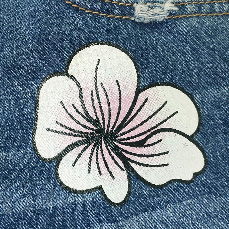 Jeans Rasgados con Calavera de Moda para Mujer - Estilo Europeo y Americano, Pierna Recta, Dobladillo Enrollado, Pantalones de Talla Grande
