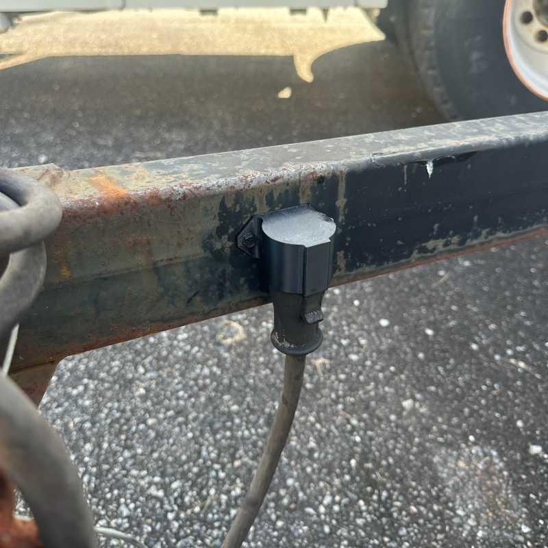 7 Pin Trailer Plug Holder Trailer Wiring Connector Bracket for RV and Towing