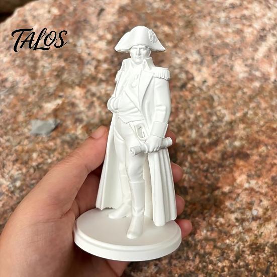 Talos 3D Geprinte Napoleon Standbeeld met Militaire Jas, Tulband & Perkamentrol, Vintage Historisch Bureau Decor Figuurtje, Mat Witte Sculptuur voor Boekenkast