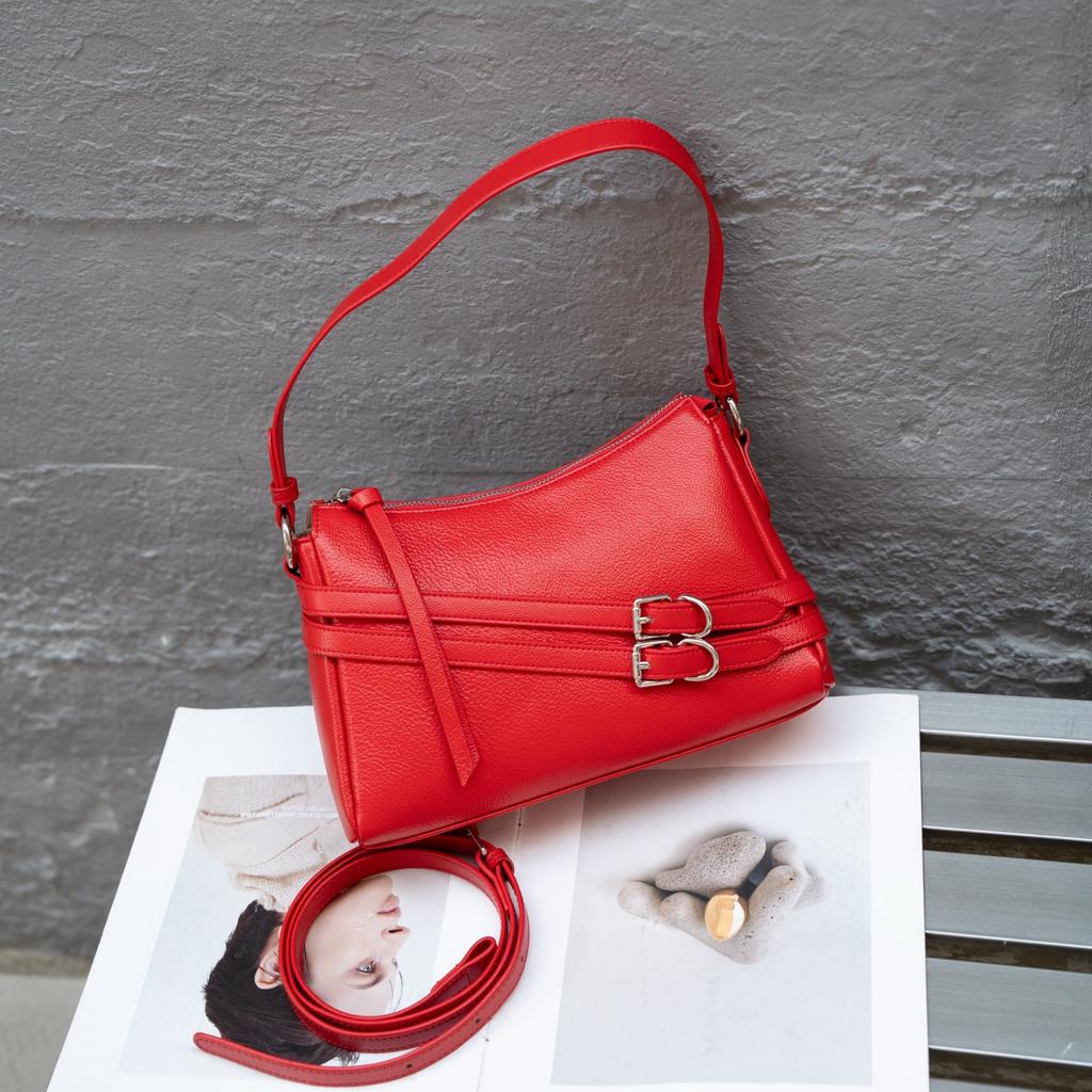 A new fashionable and versatile single-shoulder crossbody bag made of top-grain cowhide genuine leather, featuring a high-end and niche design