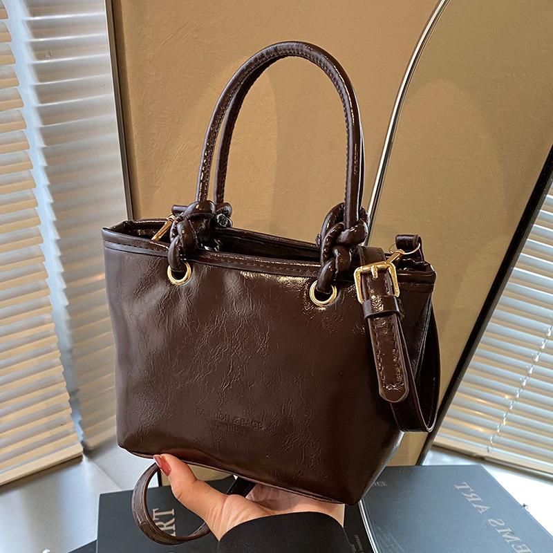 Premium Maillard Bag Women's New Red Wedding Bags Fashion Hand Carrying One Shoulder Crossbody Bucket Bag