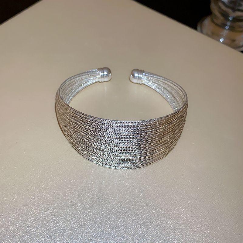 

Браслет с широкими полями, легкая роскошь, нишевый, с высоким чувством стиля, европейский и американский, преувеличенный браслет, ювелирный браслет, ретро-темперамент, украшение на руку Sparkling Bracelet