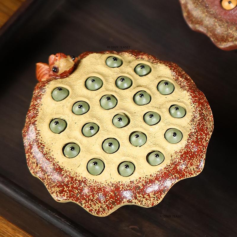 

Chinese Yixing Purple Clay Tea Pet Decoration Handmade Sculpture Goldfish Lotus Model Ornaments Tea Figurine Home Tea Set Decor 10.5x9.5x5.2cm