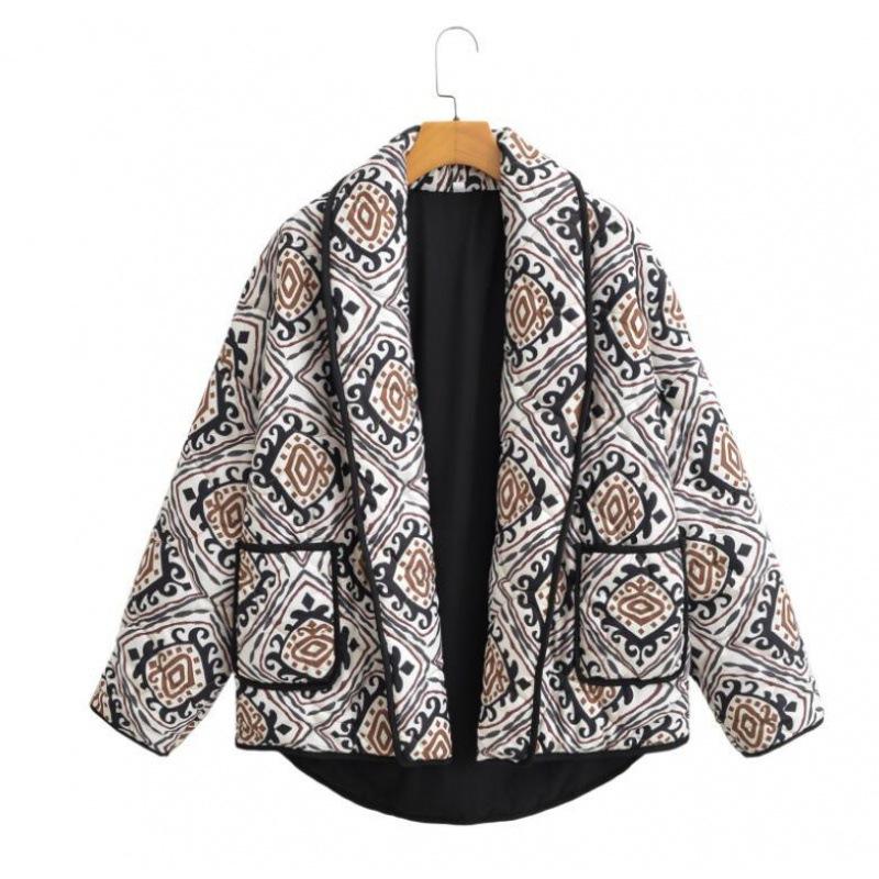 

Новинка осени и зимы, модная стеганая одежда контрастного цвета с принтом и маленьким воротником-стойкой. S