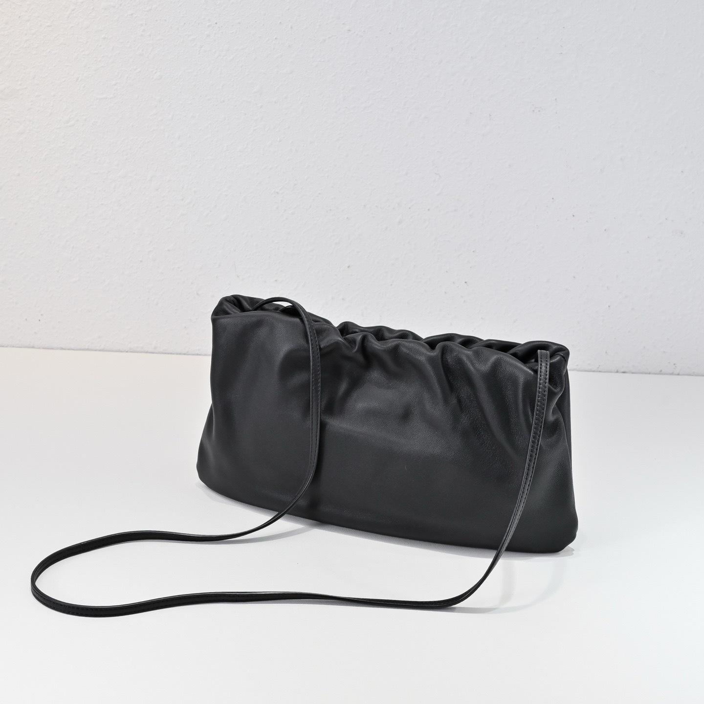 

Minimalist style texture first layer sheepskin pleated cloud bag underarm bag women s 2026 new commuter shoulder messenger women s bag 32cm*18cm*1cm чёрный