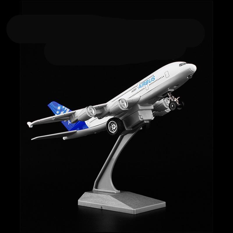 1/400 Diecast Metal Plane Model Leker 7 Tommer Boeing 777 Pull Back Replica med lyd og lett flymodell for barn Leker