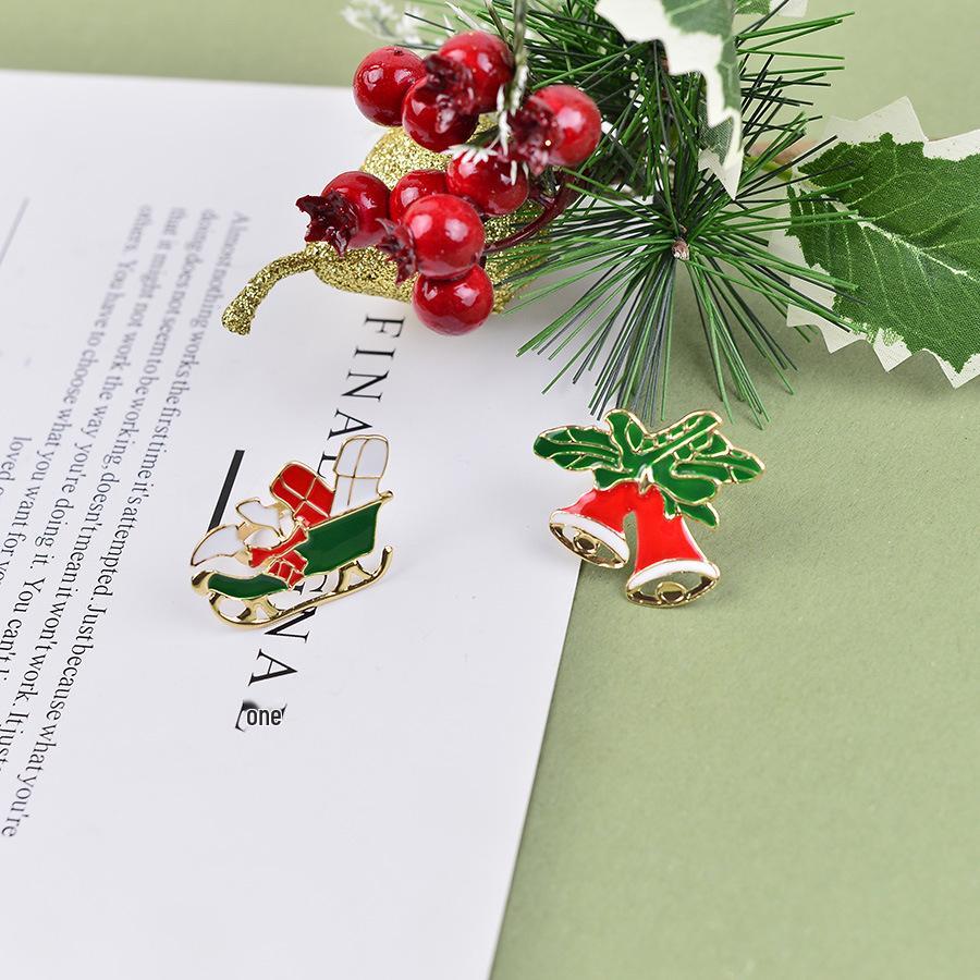 European and American Christmas Rings: Cartoon Bells & Santa Claus Fashion Jewelry.