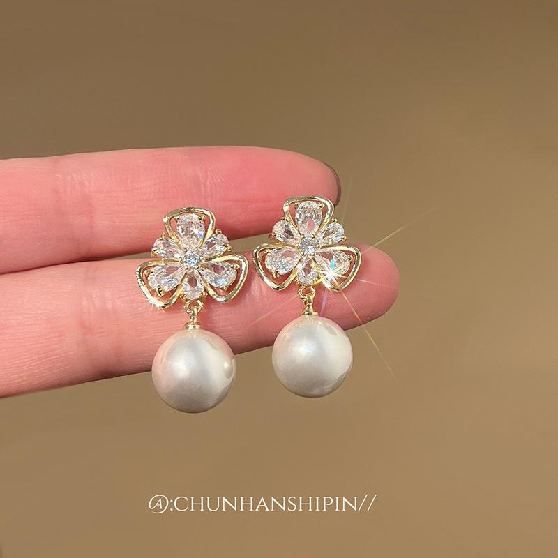 Light Luxury Exquisite Zircon Earrings Temperament Stud Earrings Niche Design Butterfly Earrings Pearl Earless Piercing Mosquito Coil Disc Ear Clips