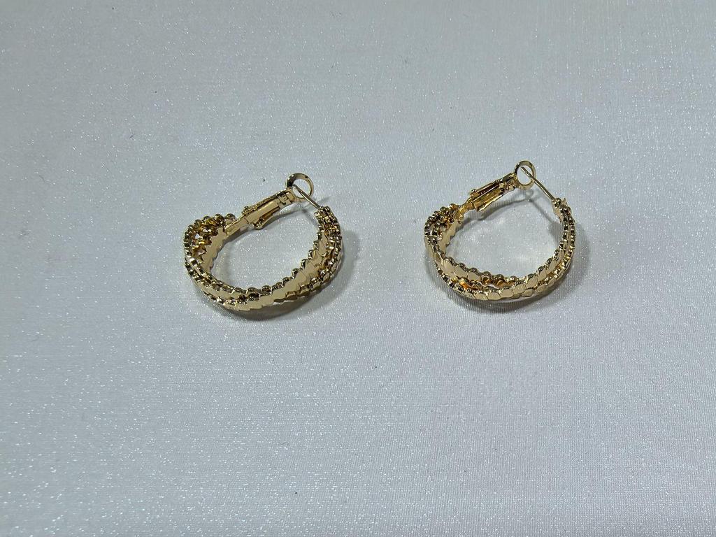 European-Style Shining C-Shaped Ear Cuff: Minimalist, Elegant, Versatile Earrings.