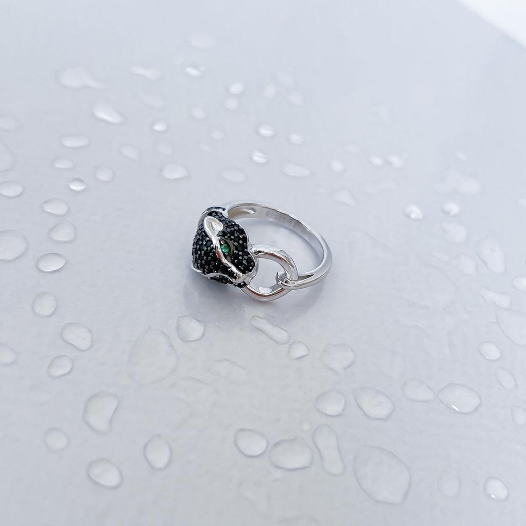 Silver Ring with Cubic Zirkonia, Product Weight 4.85 G (2143437)