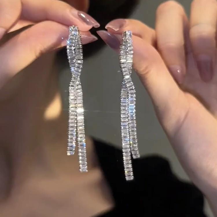 French Zirconia Tassel Earrings: Niche Design, Luxurious Style, Face-Slimming, Versatile Studs