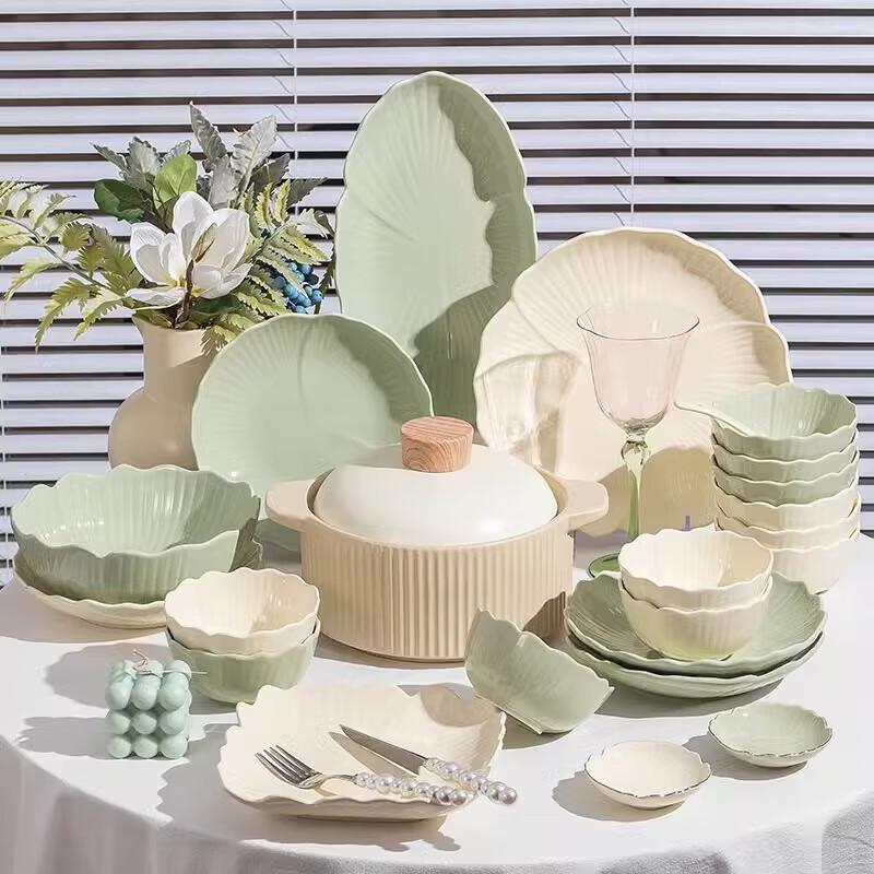 Mod Lanka Ruffled Ceramic Dinnerware Set