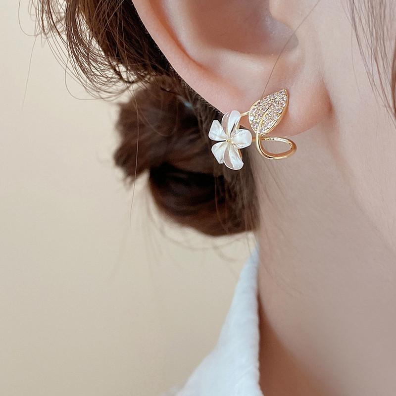 Exquisite Zircon Leaf Flower Golden Earrings For Women able Personalized Daily Accessory Party Jewelry Birthday Gifts