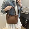 Women's handbag summer new niche texture shoulder bag commuter messenger bag atmospheric simple bucket bag