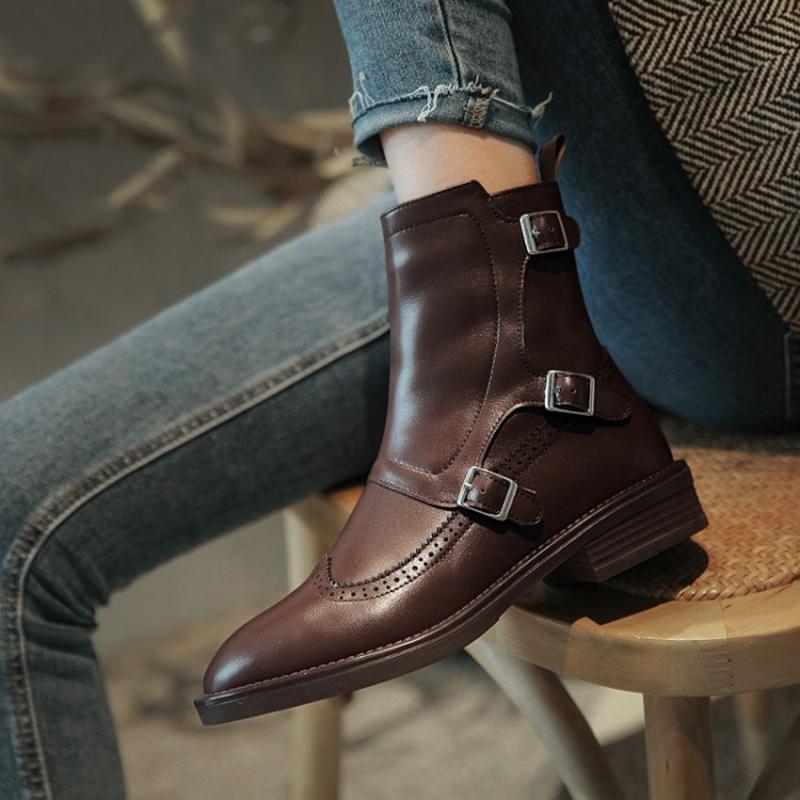 Fashion 2025 winter new full leather low-heeled women's boots retro fashion all-match essential women's short boots pointed ankle boots