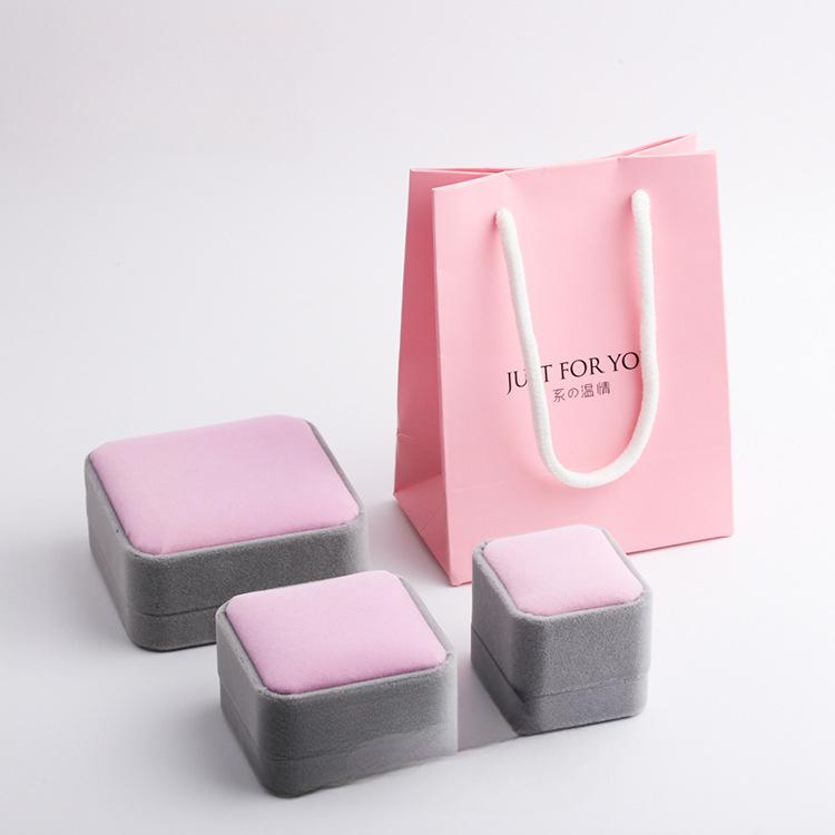 Gül Hediye Kutusu Seti (Kutu + Çanta + Çiçek + Tebrik Kartı) Küpe + Yüzük + Kolye Üç Parça Set