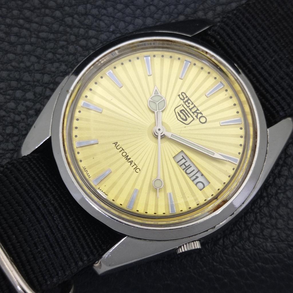 JAPAN VINTAGE SEIKO 5 AUTOMATIC 7S26A MENS GOLDEN COLOR DIAL WATCH a701580-5 R206b-a701580