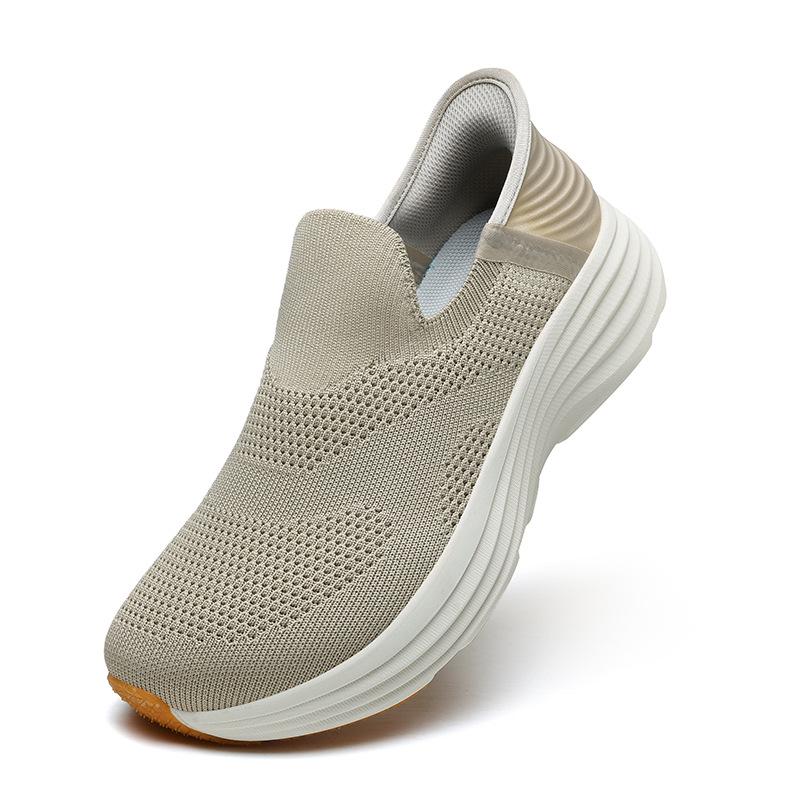 Men's Flyknit Breathable Slip-on Mesh Running Shoes - Soft Sole Sports Casuals for Spring/Summer