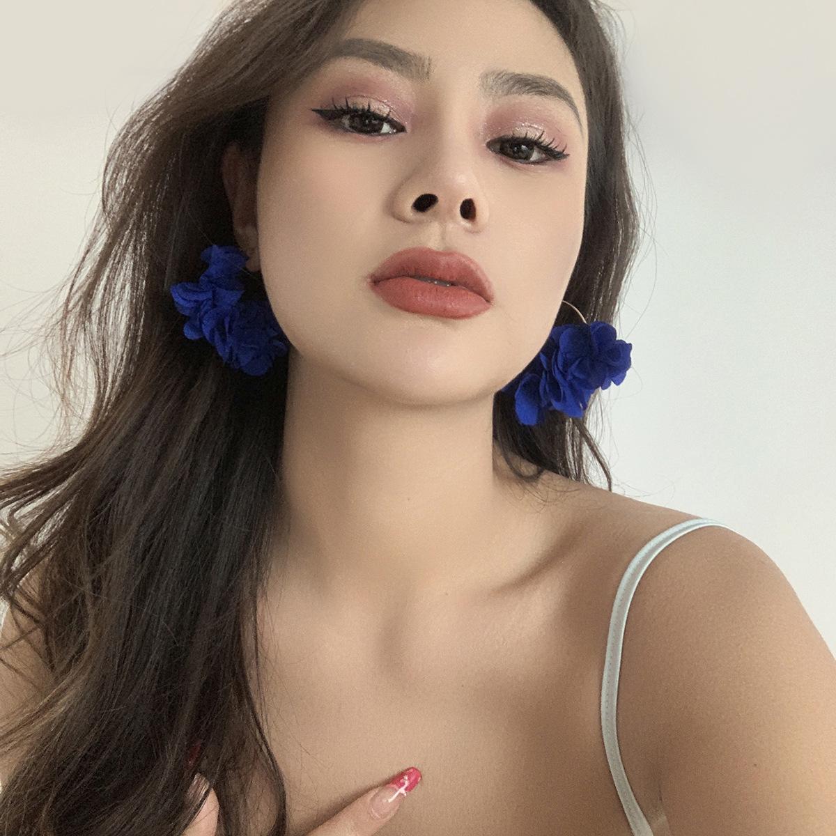 

Holiday wind flower rose flower earrings, colorful fringed fabric flower earrings, accessories