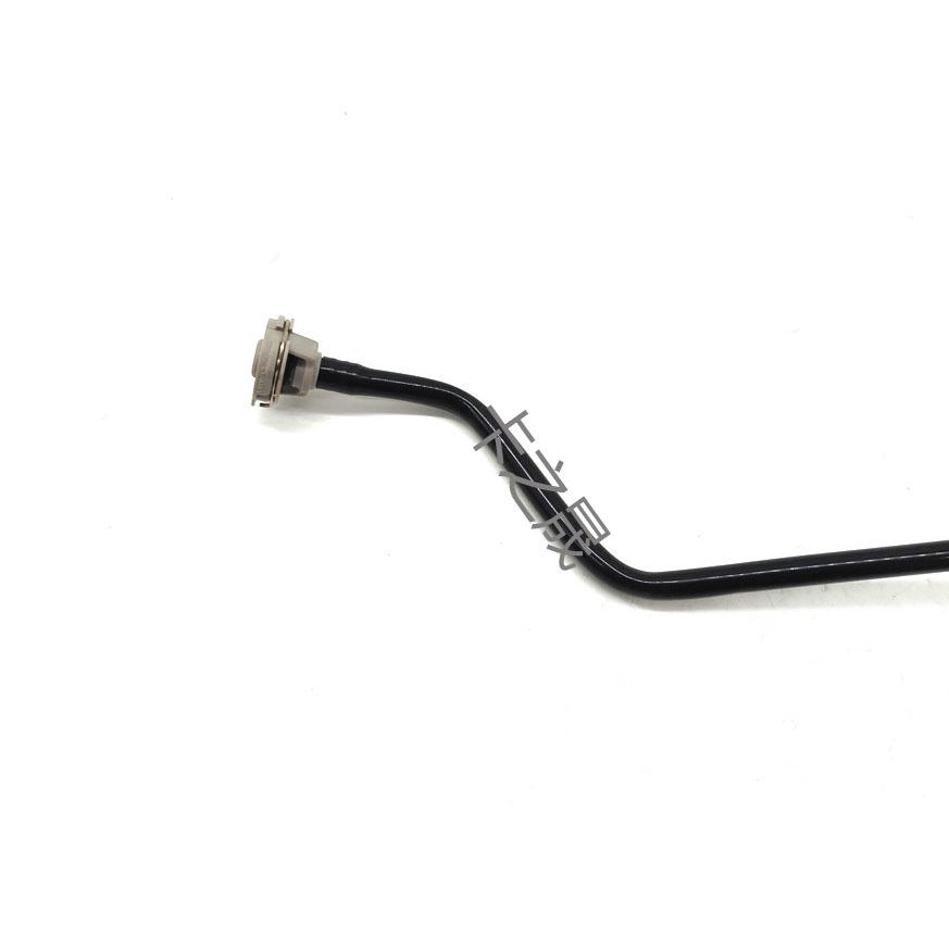 For Volkswagen Q5A4: Aux Water Tank, Hose Return, Vent Hose (8R0121081M/8R0121081N).
