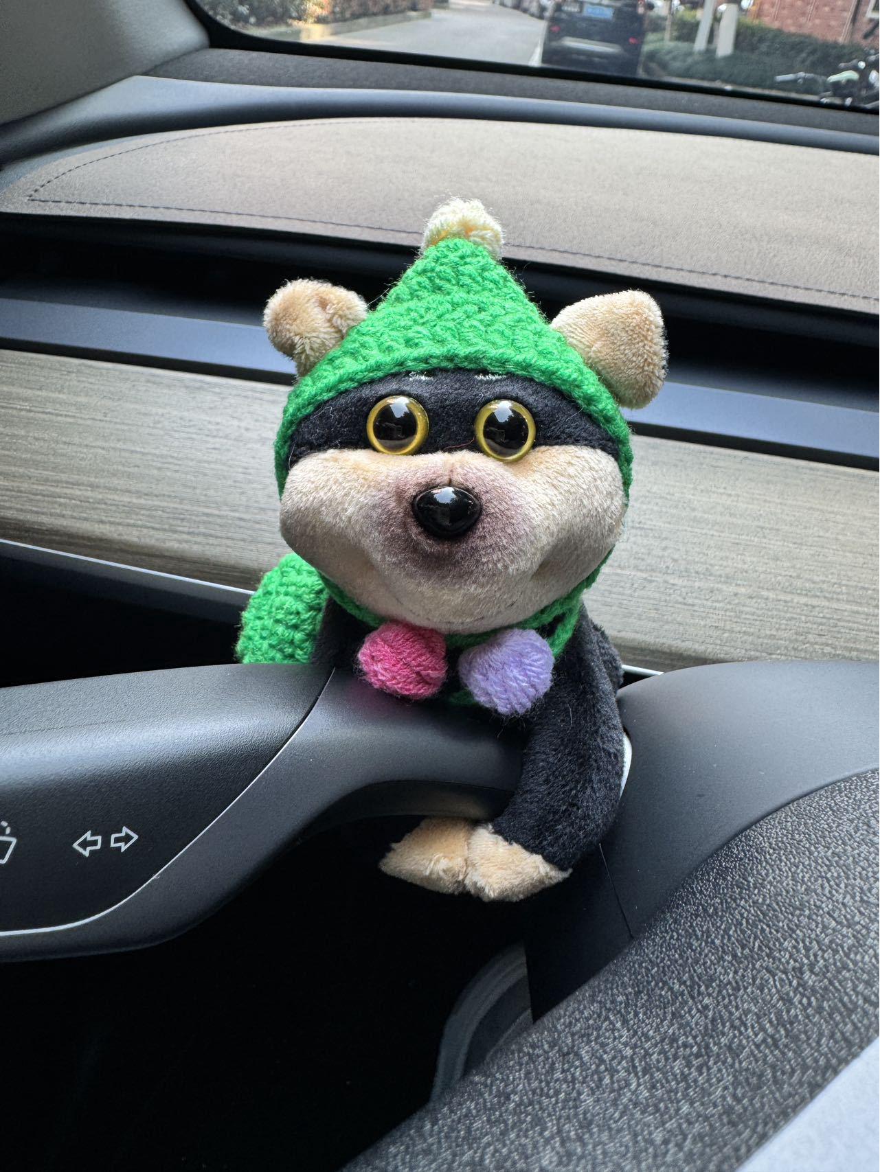 

Плюшевый вест-хайленд-уайт-терьер с бантом: Милое украшение для автомобильного дворника 12