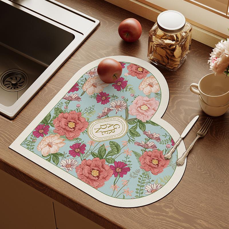 

Heart-shaped Kitchen Drain Pad Wipeable Diatom Mud Moisture Absorbing Fast-dry Pad Wash Basin Special Countertop Pad 30*30cm