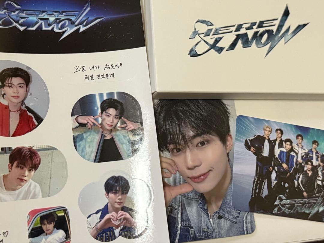 

[USED] Go-Nuk trading cards, stickers, name tags