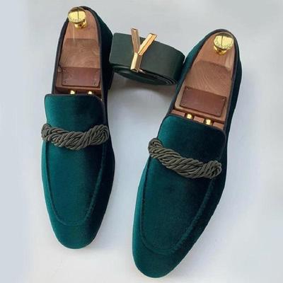 Chaussures Homme Printemps Automne Nouvelles Slip-on Cuir Verni Franges Brillantes Mocassins Homme Bout Rond Taille 38-48 Chaussures Homme Douces de Luxe