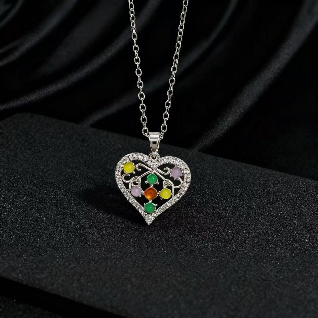 Metal Heart Crown Collarbone Necklace Hip Hop Pendant Necklace For Women Luxury Chain Accessory