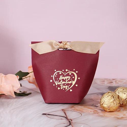 Valentine's Day Candy Box,chocolate Candy Packaging Bag, Decorated with Hot Stamping Hearts To Create a Festive Atmosphere
