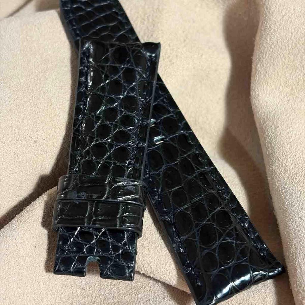 Used cro-2054 Crocodile watch strap black (lug width 26 mm - buckle width 22 mm)
