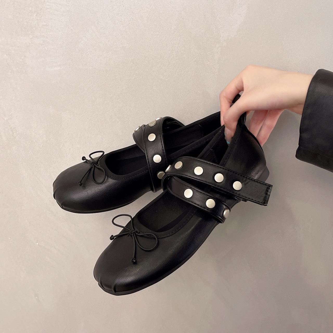 

Sheepskin version~ bow rivet ballet shoes flat bottom inner height increase single shoes women s shallow mouth Mary Jane shoes 40 чёрный