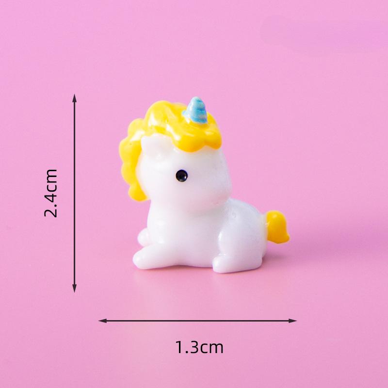 Süße Cartoon-Einhörner in Miniaturlandschaften, Kreative Heim-Schreibtischdekorationen, Auto-Dekorationen, Harz-Handarbeiten und Kleine Ornamente