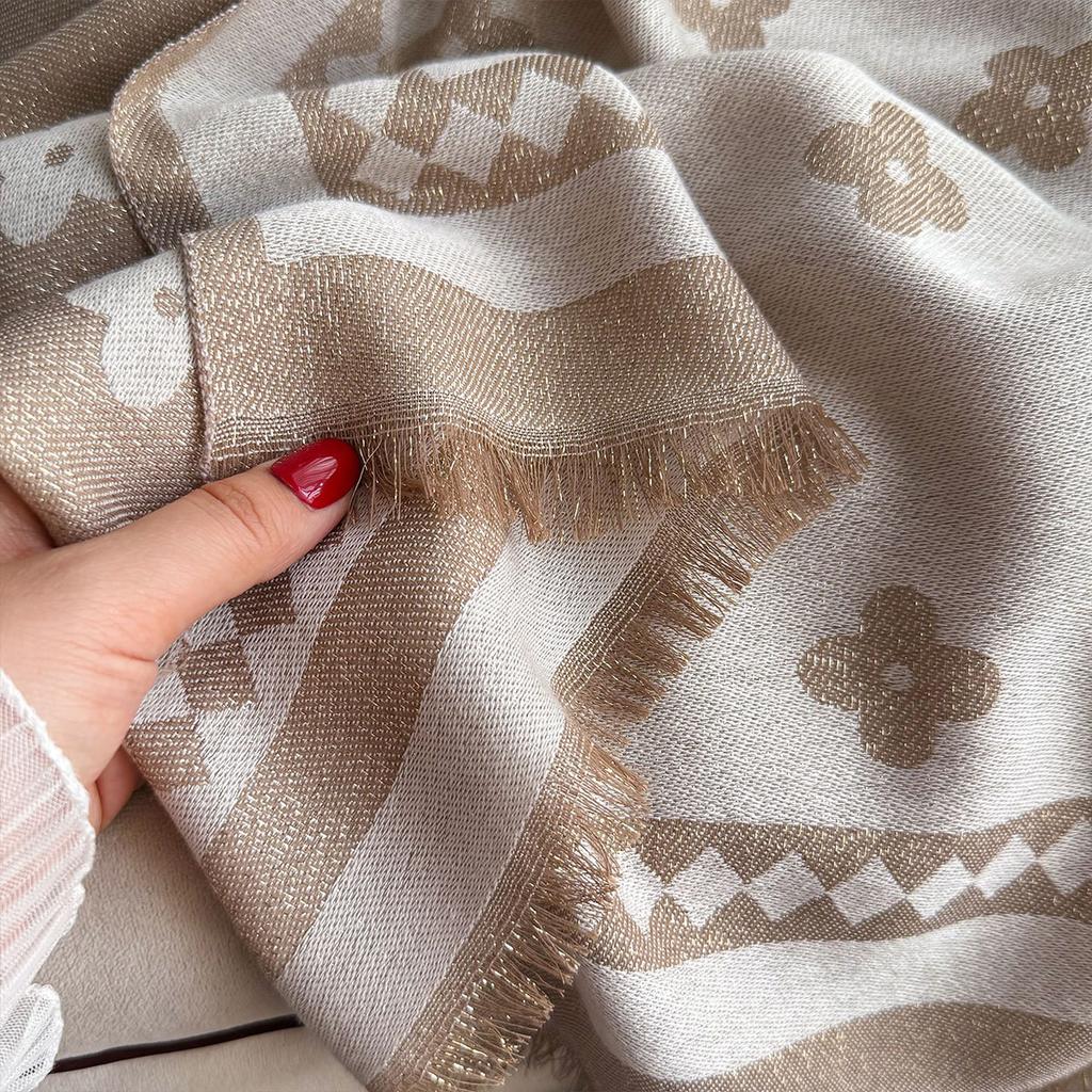 Scarf Female Winter Fringed Shawl Fairy Four-Leaf Clover Versatile Cashmere Thickened Warm And Cold-Proof Scarf Dual-Purpose