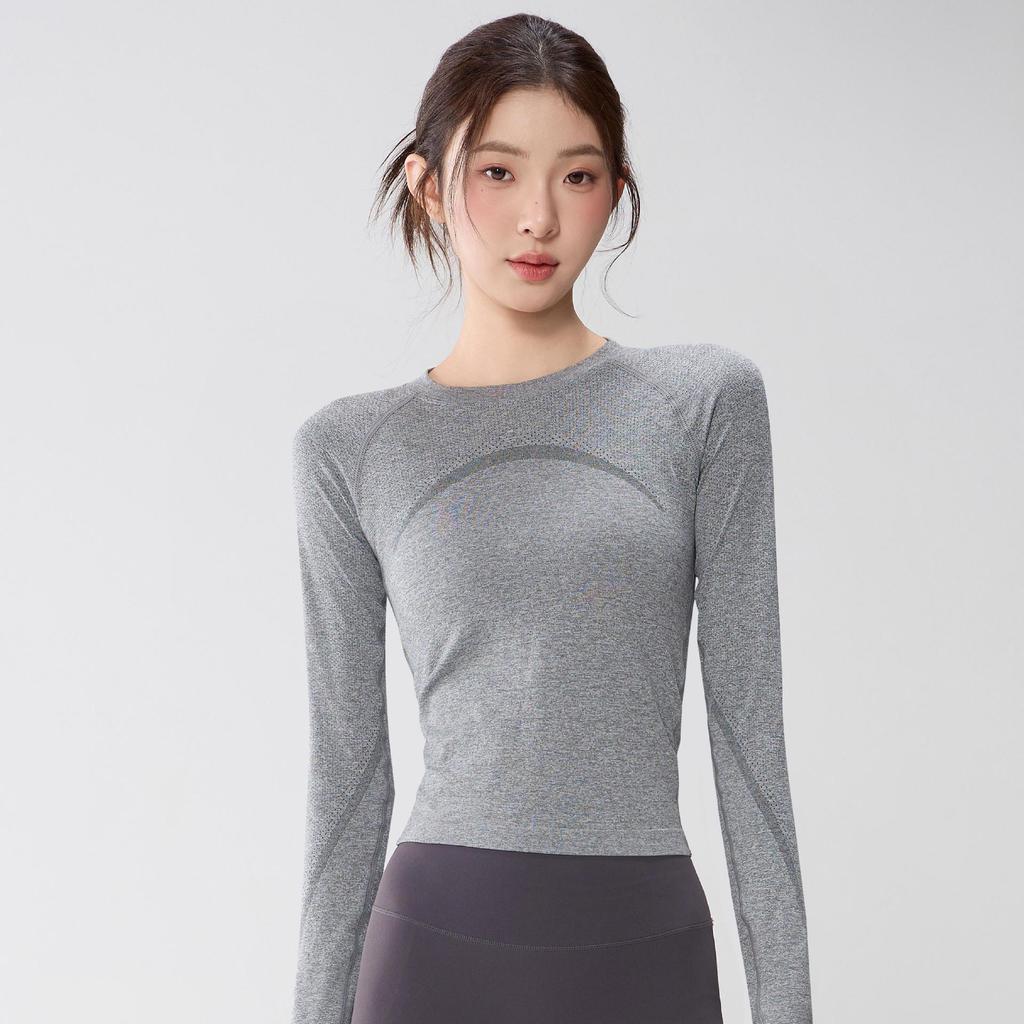 Women's Long Sleeve Yoga Suit with Thumbholes - Slim Fit for Running and Pilates