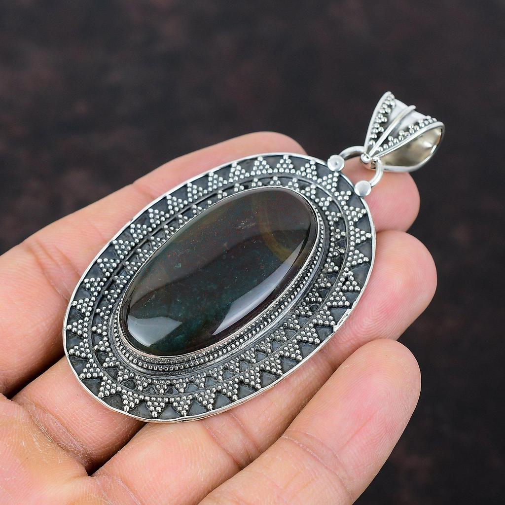 Ciondolo Bloodstone Gioielli meravigliosi fatti a mano Ciondolo in argento sterling 925 Ciondolo con pietra preziosa Gioielli vintage Regalo per le donne Ciondolo con pietra portafortuna
