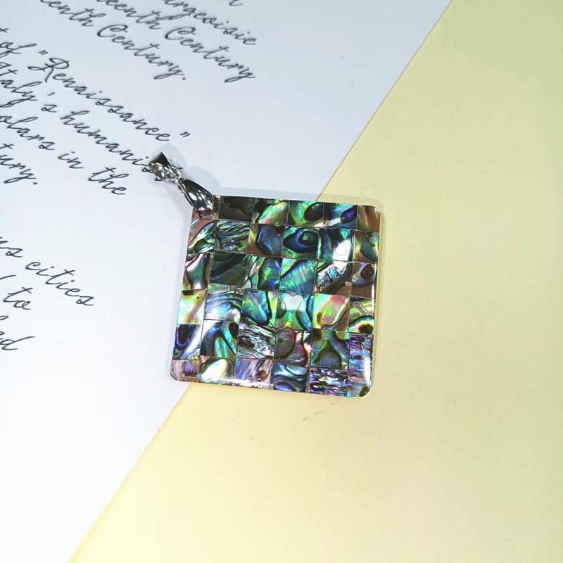 Shell Pendant Necklace With Geometric Shapes For Vintage Jewelry Lovers