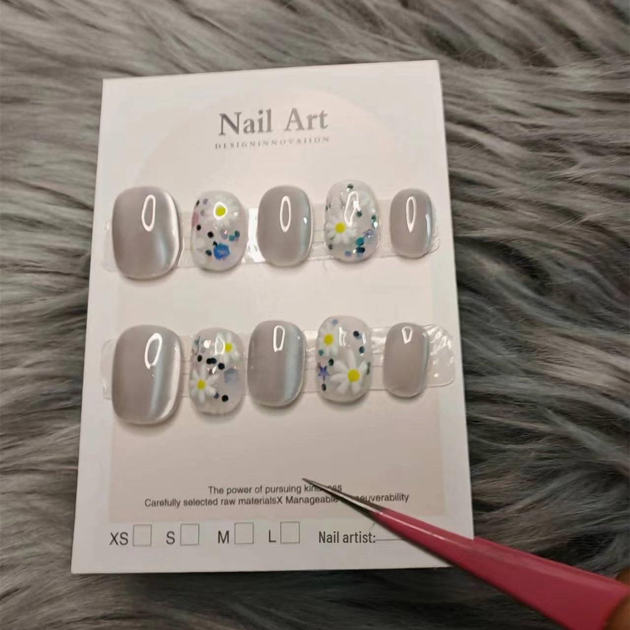 

Тисненые 3D накладные ногти с ромашками: Весна/Лето 2024 Прозрачный кошачий глаз арт Large