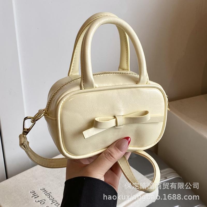 Crossbody Bag Women's Bag 2025 New Summer Versatile Super Fire Small Bag Shoulder Handbag Popular Small Square Bag This Year