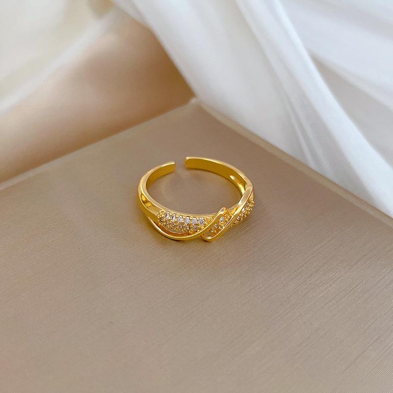 Real Gold Electroplating Opening Twisted Women'S Fashion Slightly Inlaid Light Luxury Ring Index Finger Ring Same Cold Wind