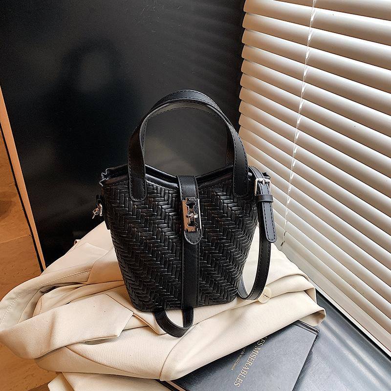 Premium Bag 2025 New Trendy Fashion Handbag Summer Popular Commuter Women's Bag Versatile Messenger Bucket Bag