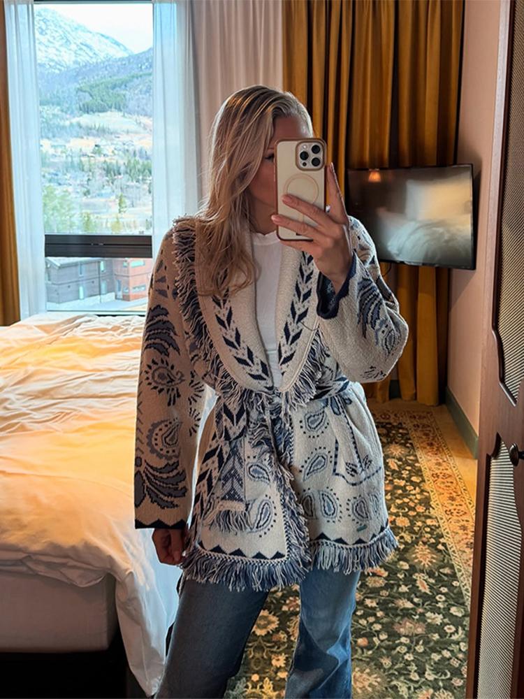 Women's Tassel V-neck Sweater Cardigan Ladies' Ethnic Style Sweater Jacket Ladies' Warm Waist Knitted Sweater Autumn and Winter