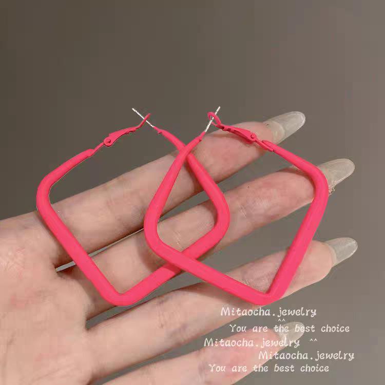 Dreamy Summer Romance Earrings: South Korea's New Trend for Women