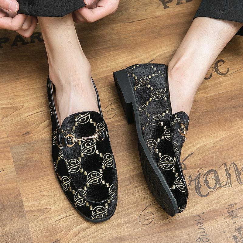 Independent Station European and American Fashion Embroidered Loafers Men's British Style Large Size Solid Color Horse Tip Buckle Leather Shoes