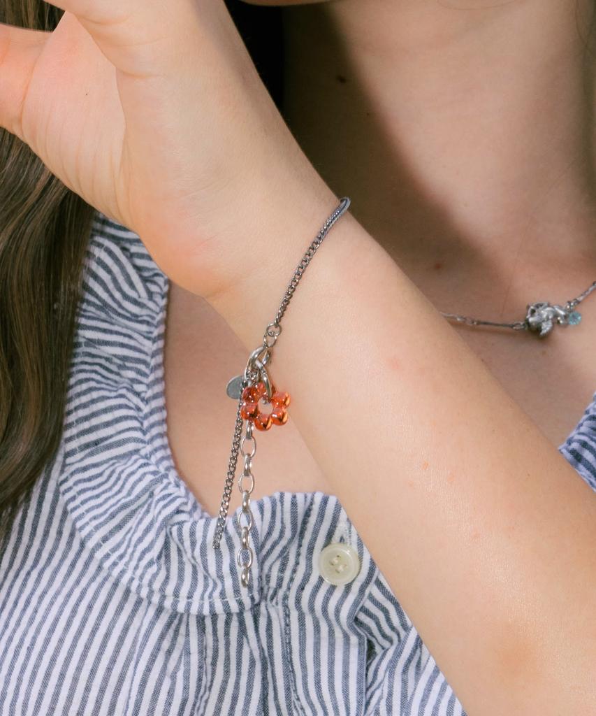 Pearly More Bar Point Orange Flower Bracelet_Pm24B006Hs