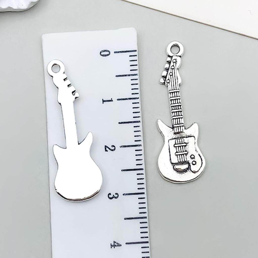 Starožitný stříbrný slitinový přívěsek ve tvaru noty na kytaru pro DIY šperky